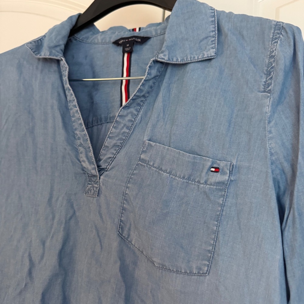Tommy Hilfiger Womens Chambray Tunic Top Light Wash Blue Roll Tab Sleeve Size M - Picture 3 of 4